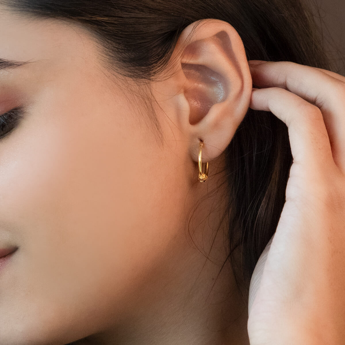 22K Gold Oval Hoops for Everyday Elegance