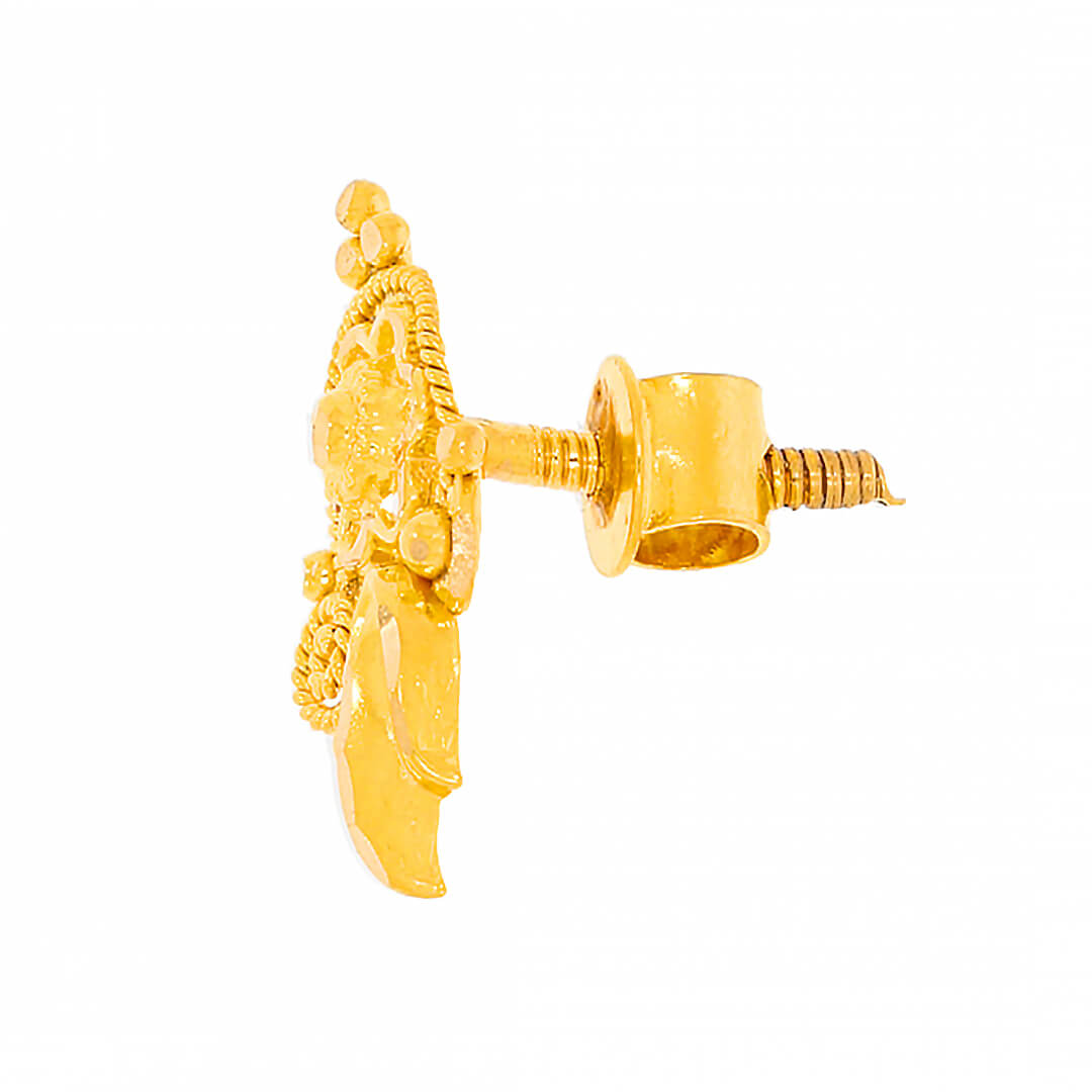 Elegant 22K Gold Studs with Aesthetic Detailing