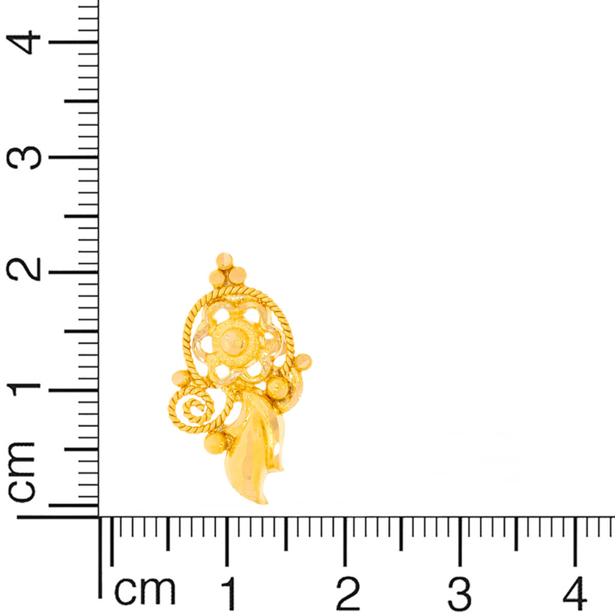 Elegant 22K Gold Studs with Aesthetic Detailing