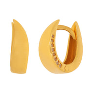 Gleaming 18K Hoops for Contemporary Look