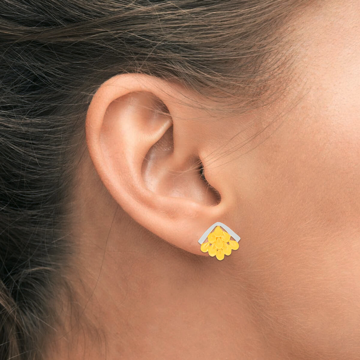22K Gold Stud Earrings For a Graceful Charm