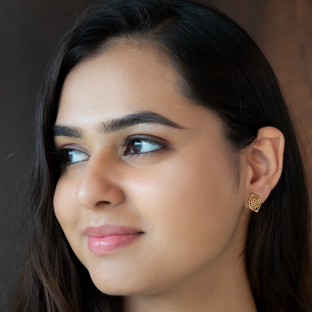 Finely Crafted 22K Marvelous Gold Studs