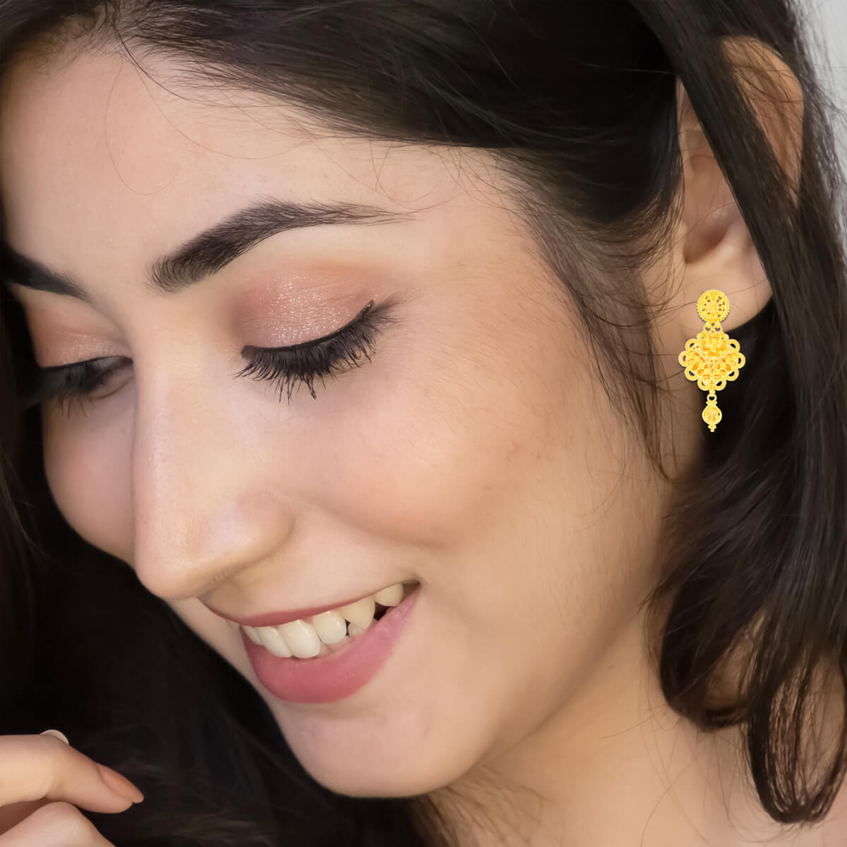 Intricately Crafted Daisy Motif Gold Dangler Earrings