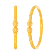 Refined Elegance Gold Bangle
