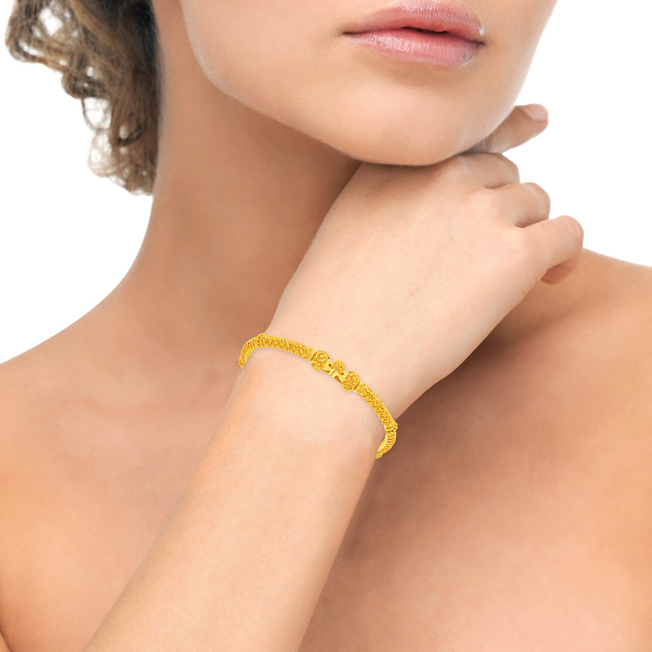 Majestic Glow Gold Bangle