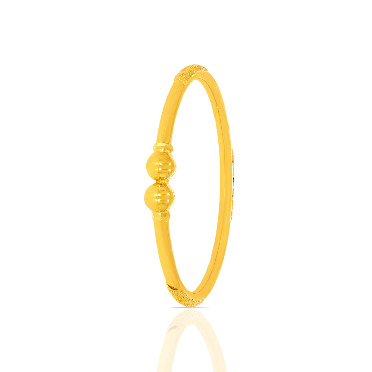 Gold Bangle with Refined Elegance