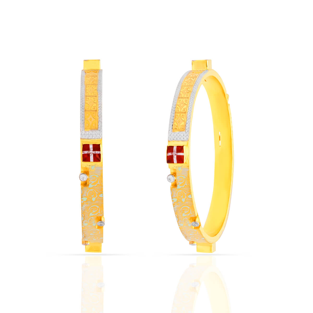 Noble Grace Gold Bangle