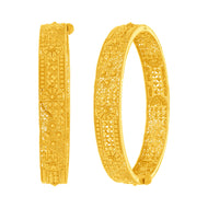 Gold Bangle with Exquisite Artistry