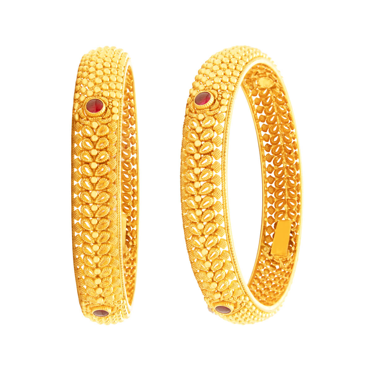 Classic Flair Gold Bangle
