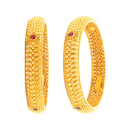 Classic Flair Gold Bangle