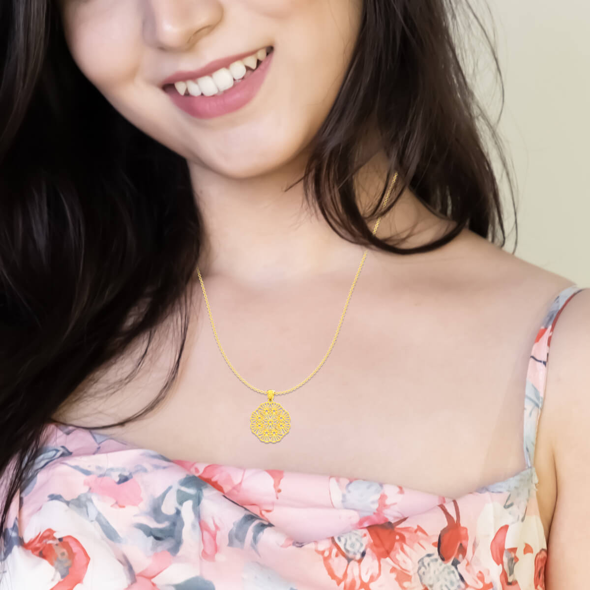 Delicate Daisy Charm Gold Pendant