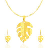 Riveting Glow 22K Gold Pendant Set