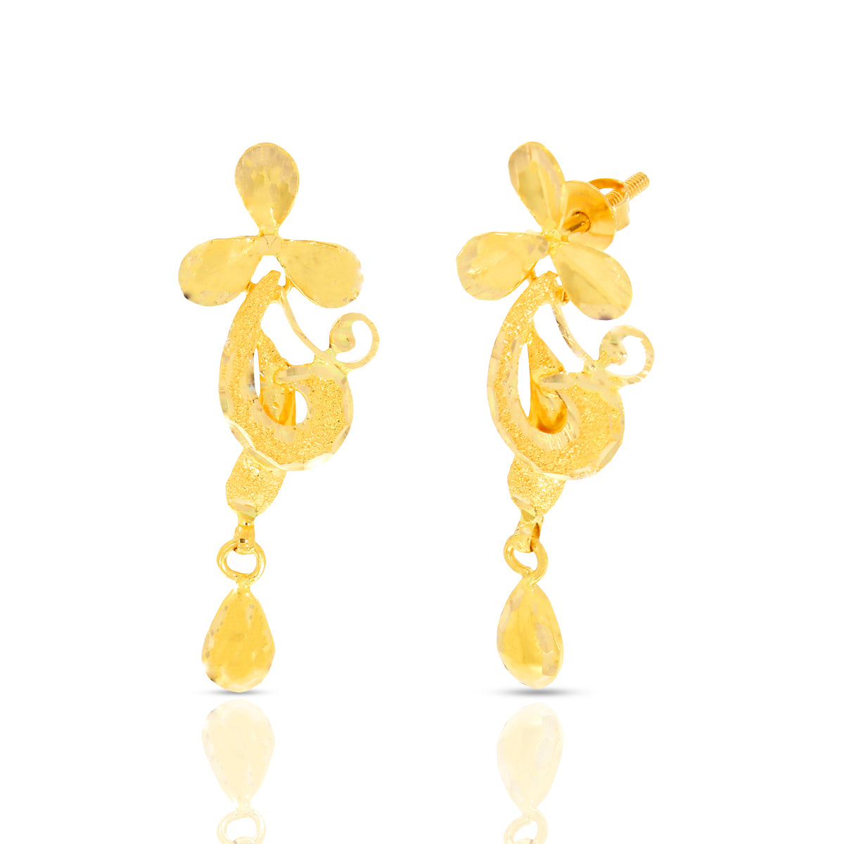 Alluring Artistry Gold Short Necklace