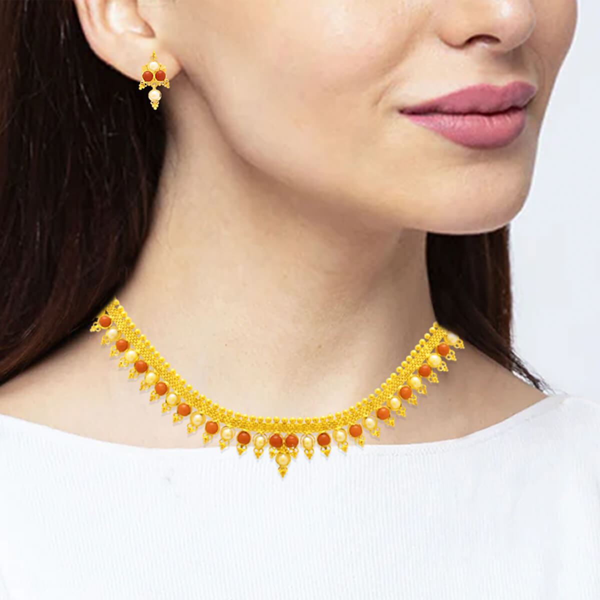 Classic Gleam Gold Short Necklace