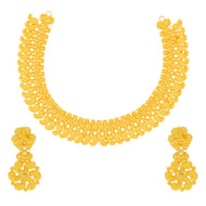 Elegant Grace Gold Short Necklace