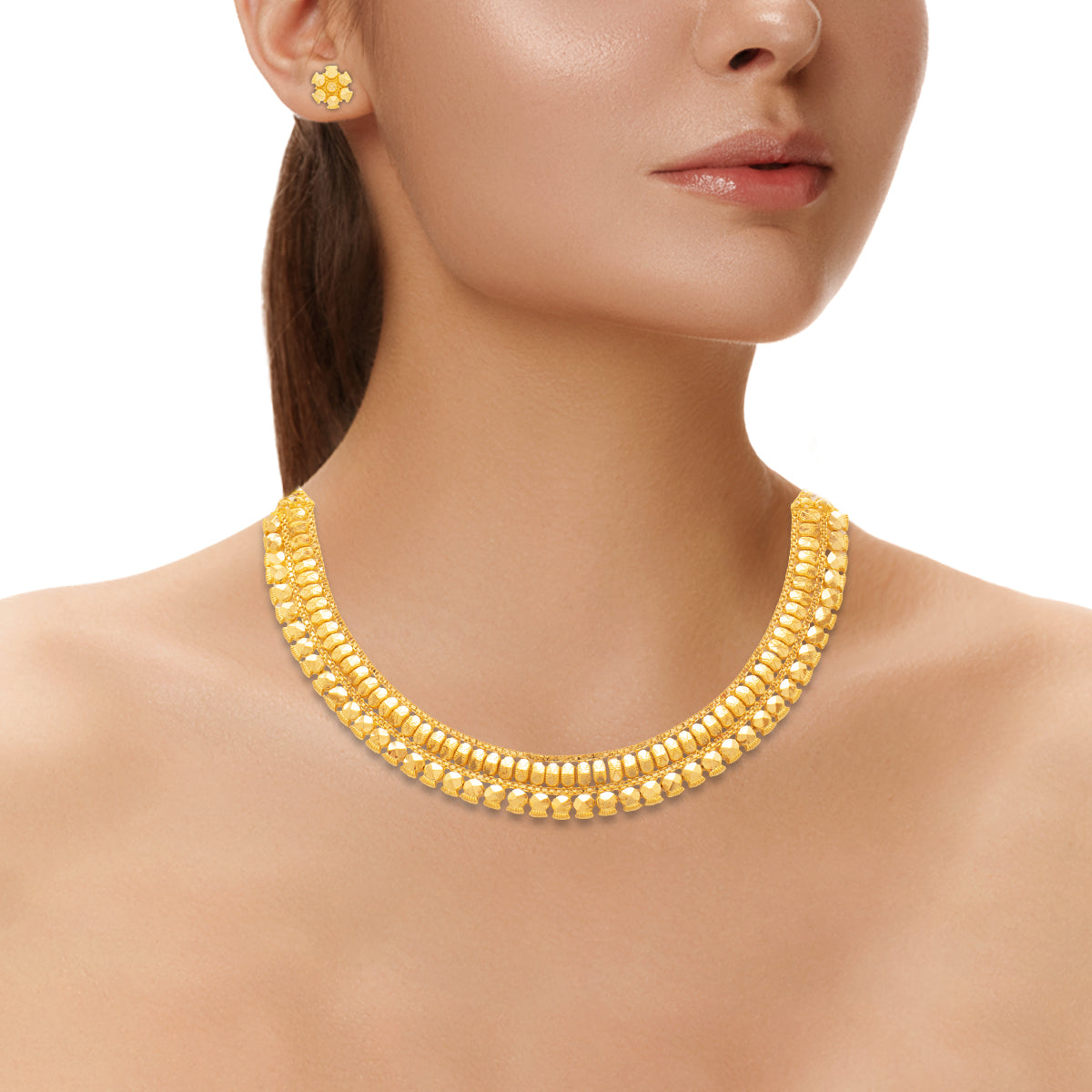 Gold Short Necklace with Classy Bold