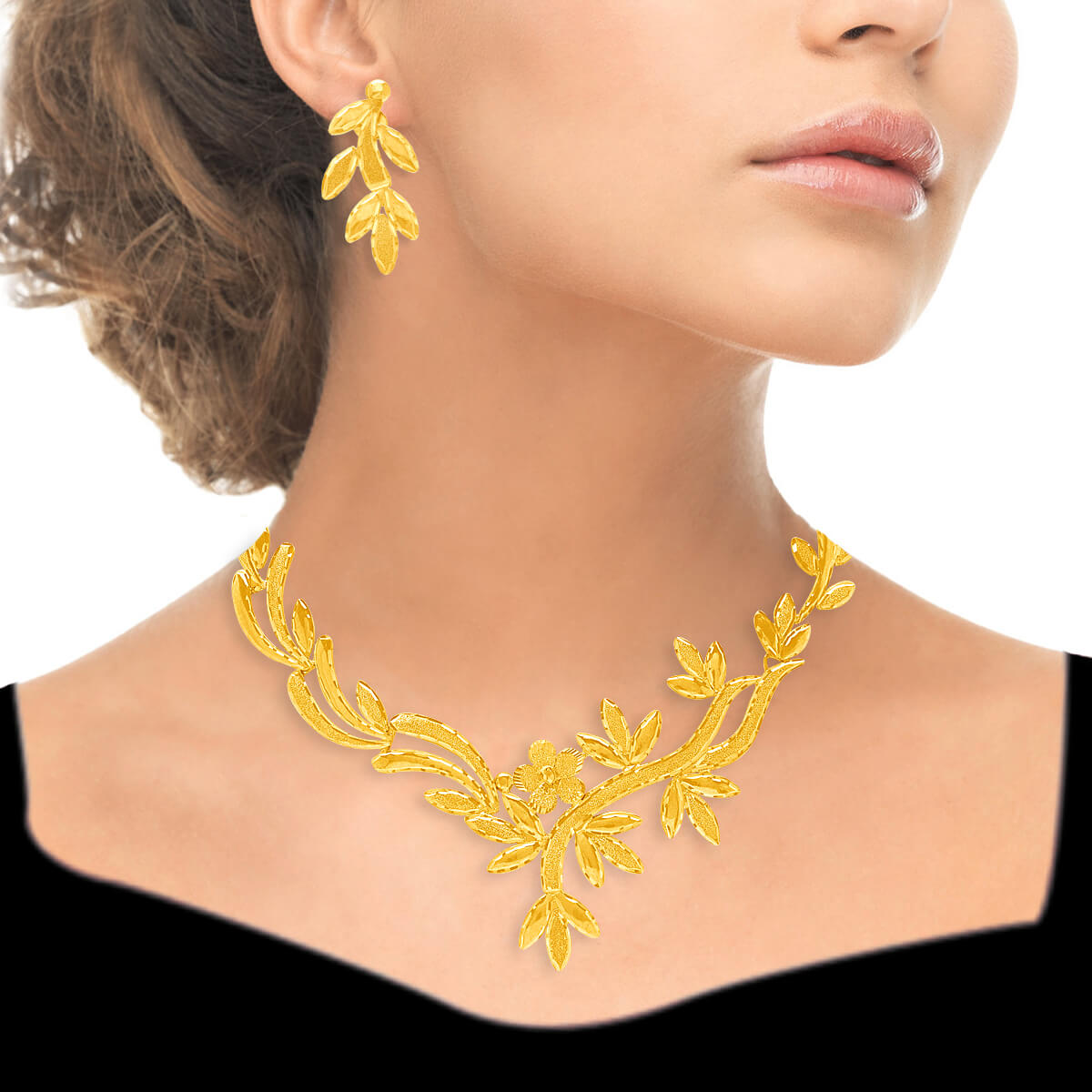 Alluring Foliate Grace Gold Short Necklace