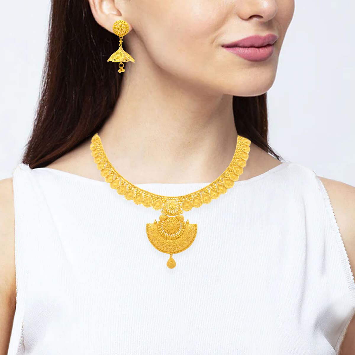 Alluring Marvel Wedding Gold Necklace