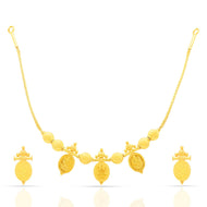 Alluring Splendour Gold Short Necklace