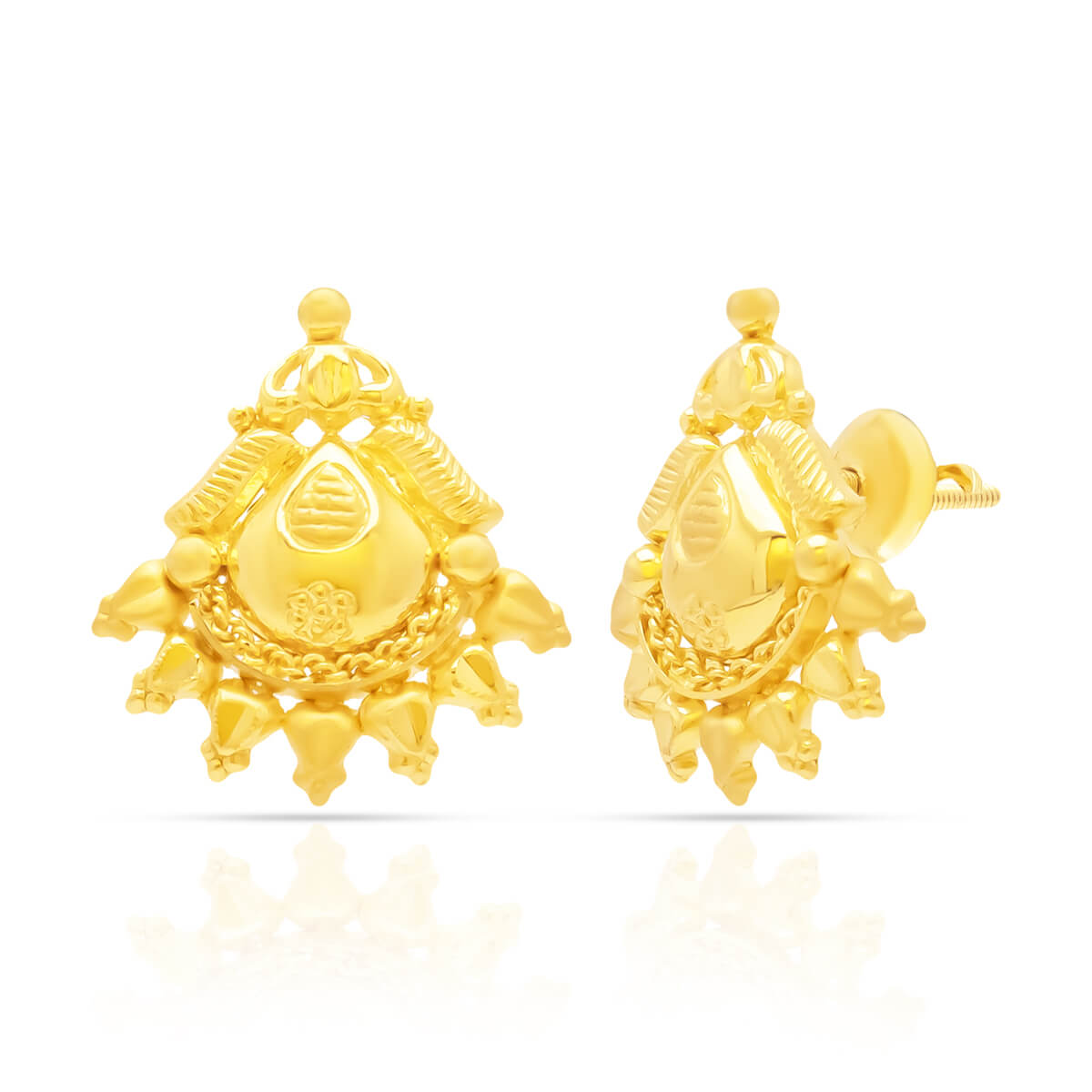 Gold Short Necklace with Intricate Crafting
