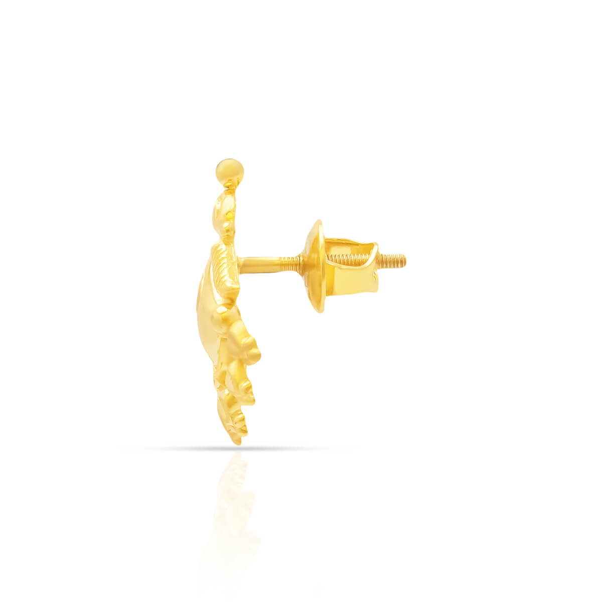 Gold Short Necklace with Intricate Crafting