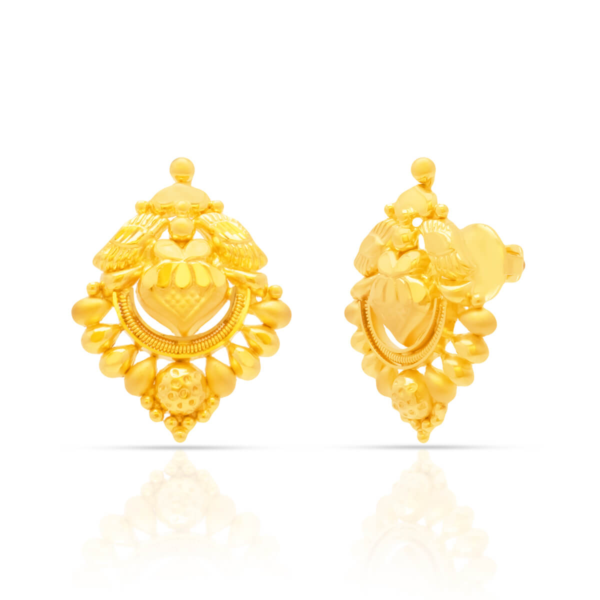 Gold Short Necklace with Exclusive Crafting