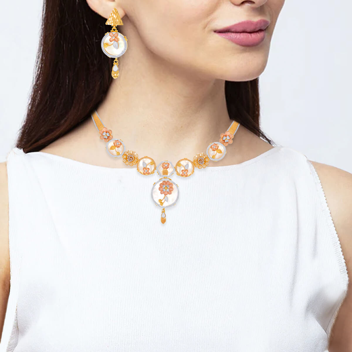 Mesmerizing Floral Elegance Gold Short Necklace