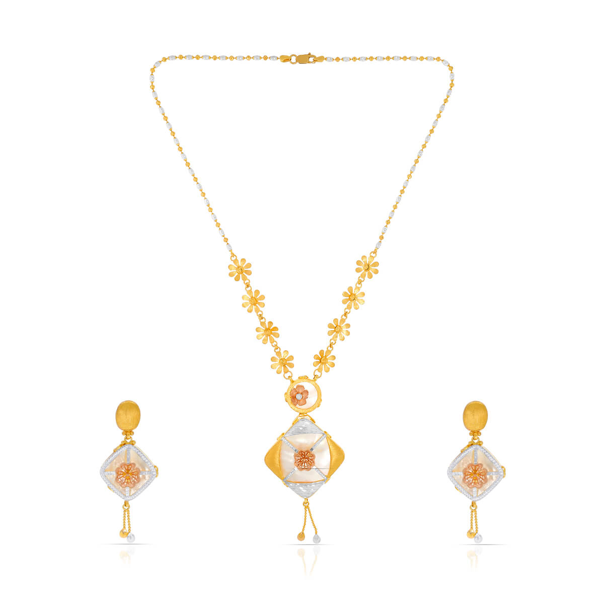 Splendid Elegance Gold Short Necklace_GNKD23041257_GERD23041258