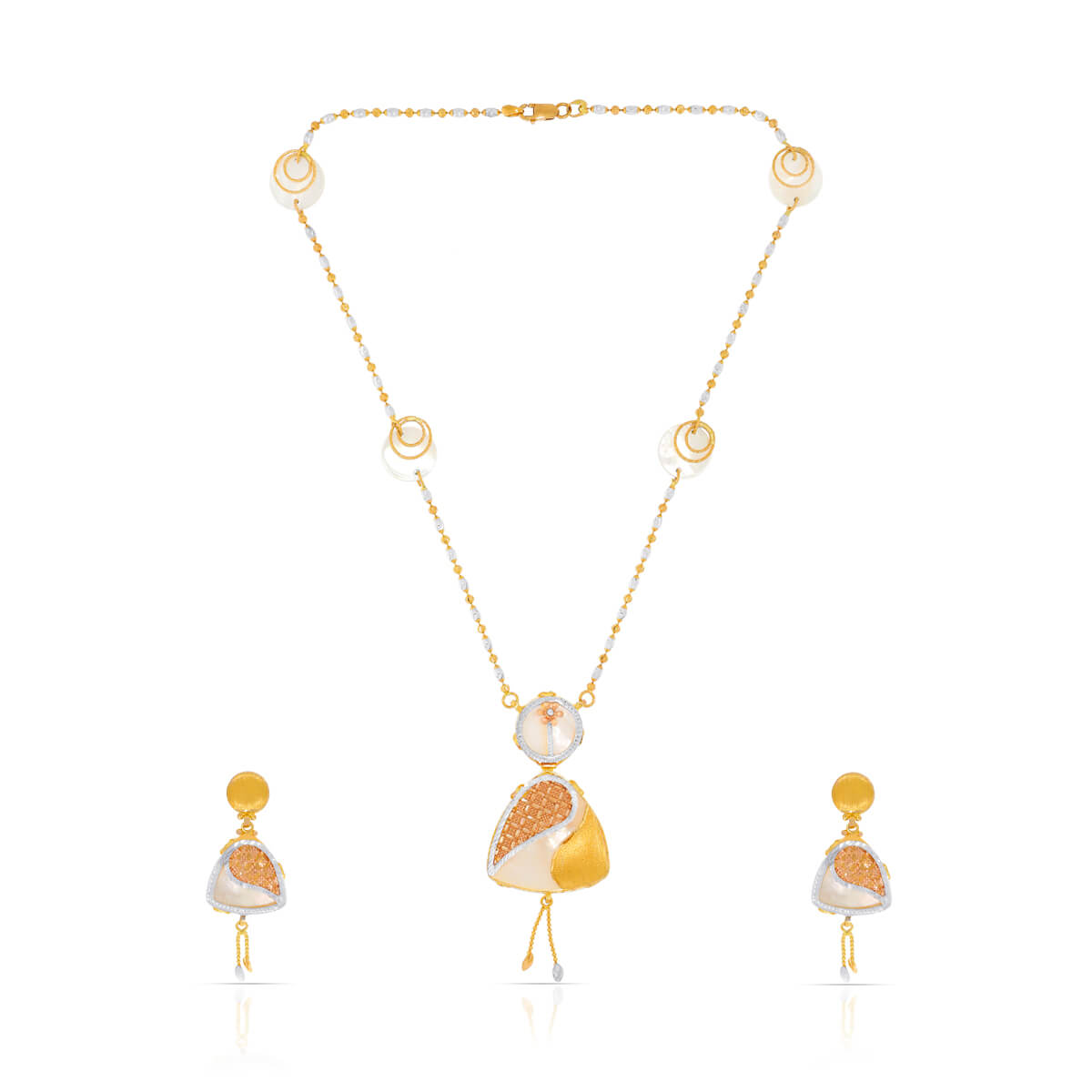 Alluring Shine Gold Short Necklace