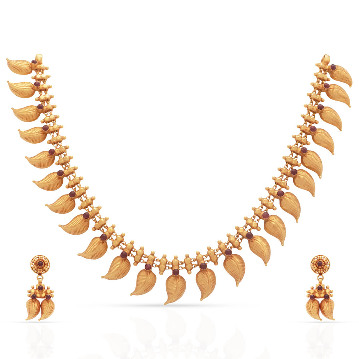 Captivating Paisley Elegance Gold Short Necklace