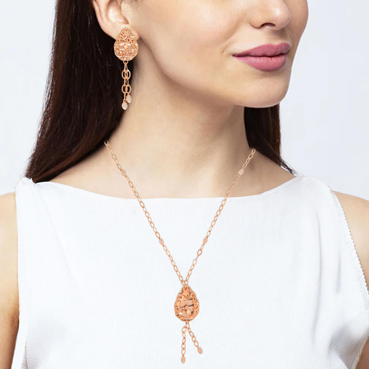 Rosy Dew Drop Charm Gold Short Necklace