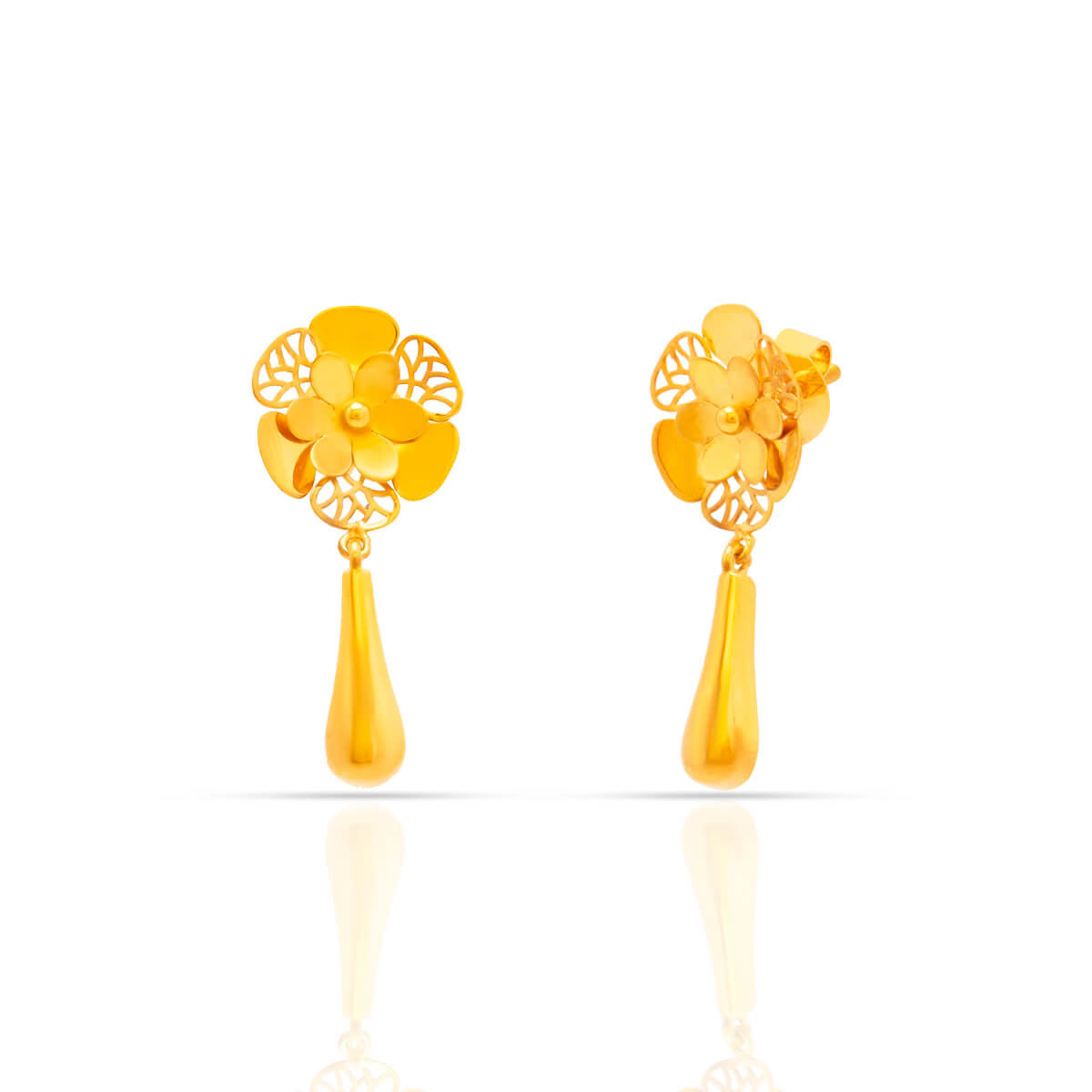 Captivating Blooming Charm Gold Short Necklace