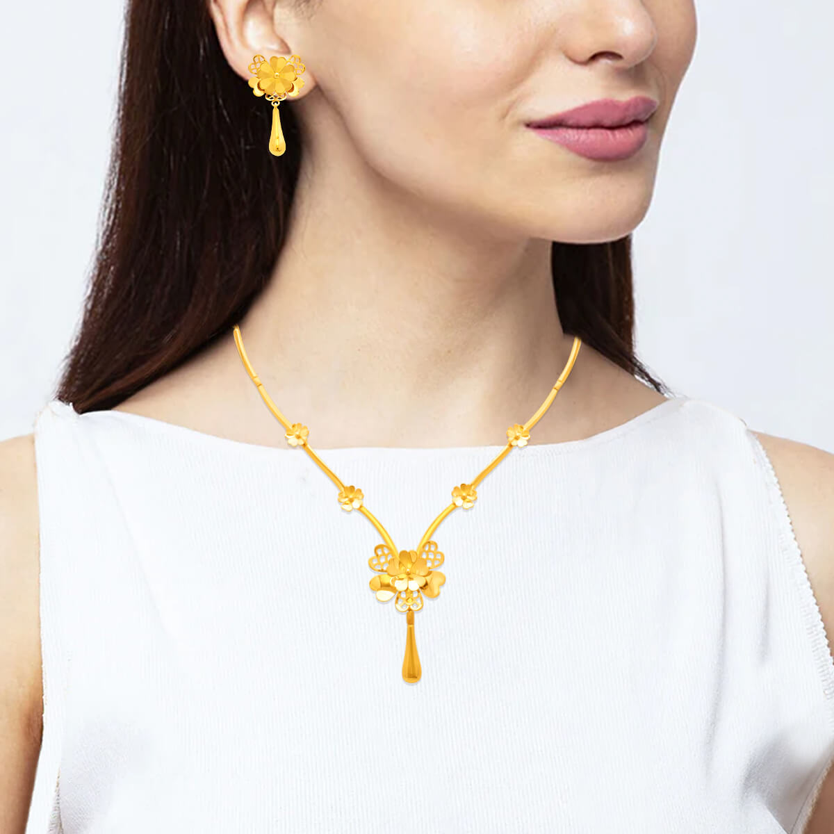 Exclusive Floral Grace Gold Short Necklace