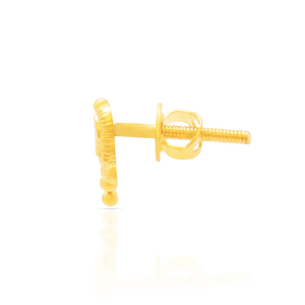 Gold Short Necklace with Refined Elegance