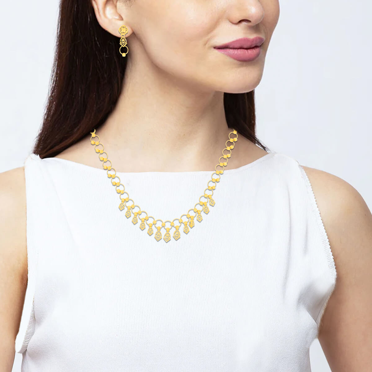 Majestic Glow Gold Short Necklace