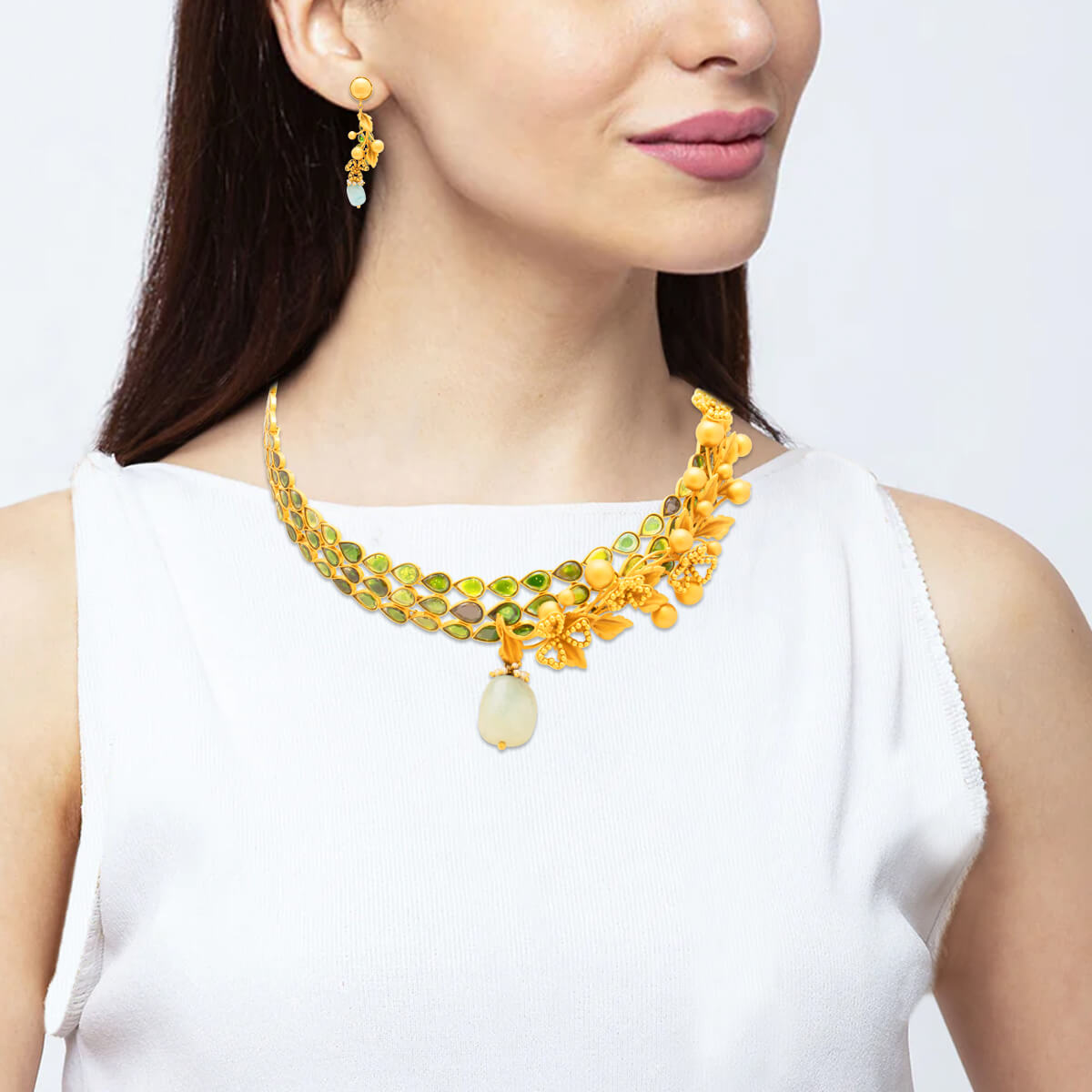Marvelous Bloom Gold Short Necklace
