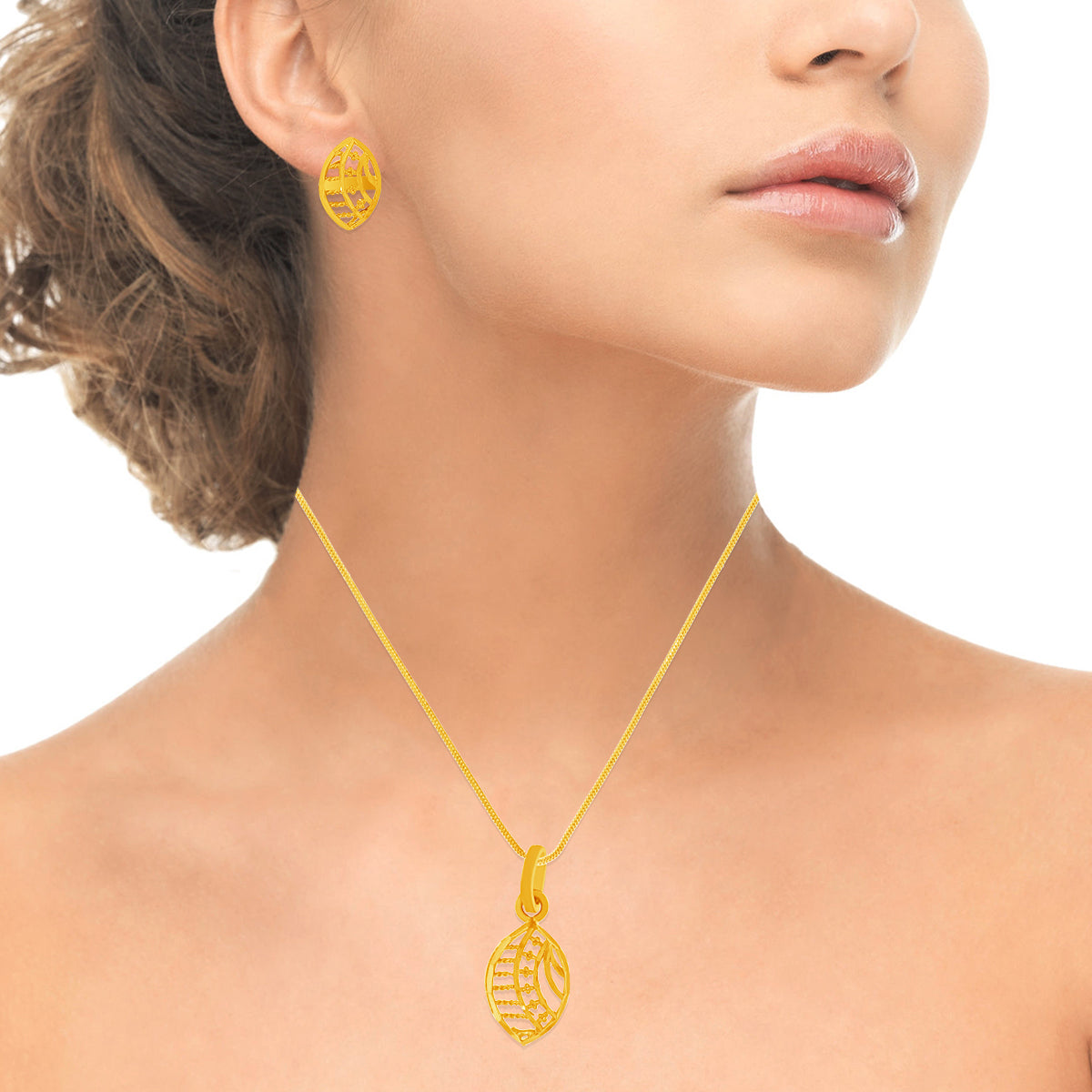 Simple Charm Gold Pendant Set