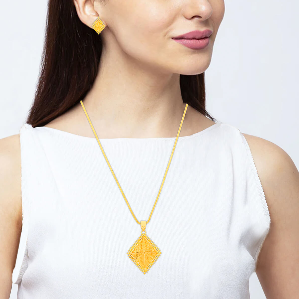 Gleaming Bold Square Gold Pendant Set