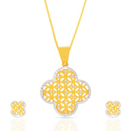 Luxurious Bloom Gold Short Necklace