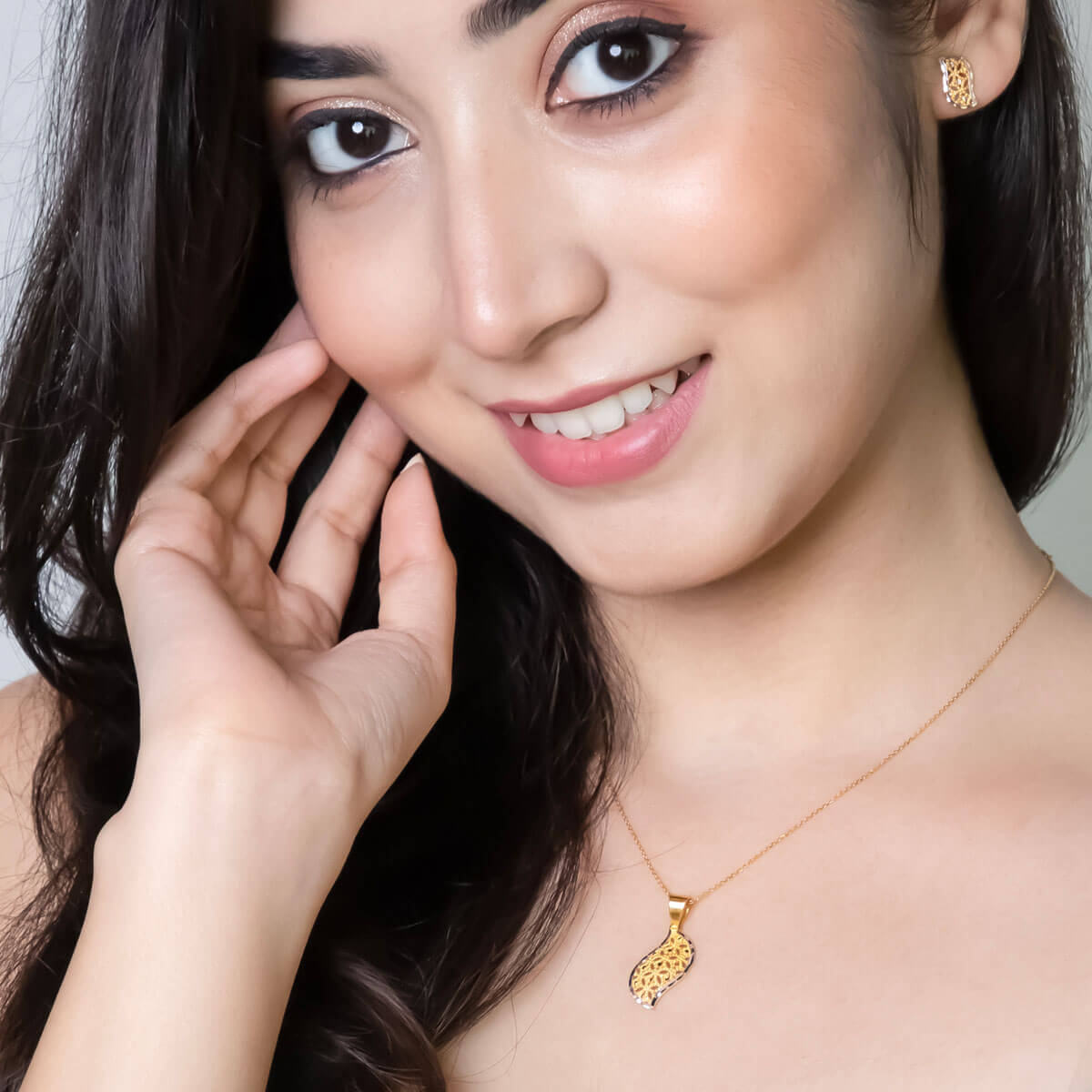 Modern Swirl Gold Pendant Set