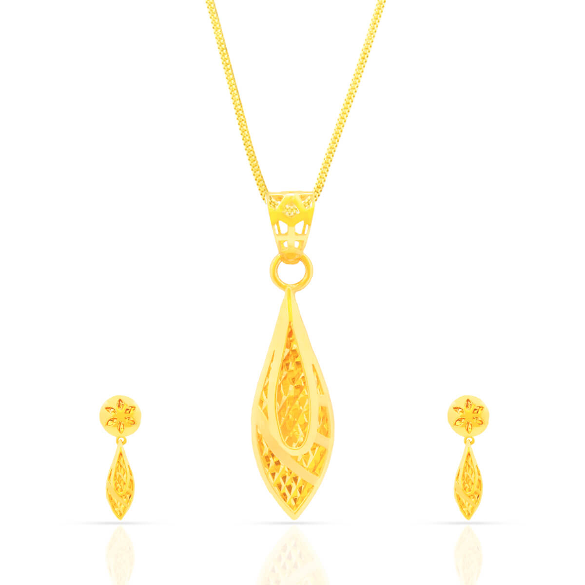 Effortless Elegance Gold Pendant Set