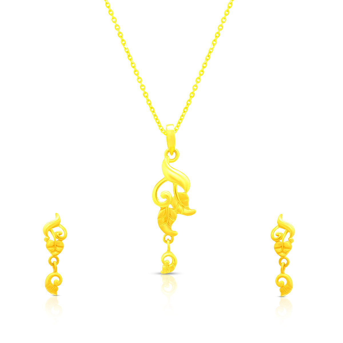 Luxurious Riveting 22K Gold Pendant Set