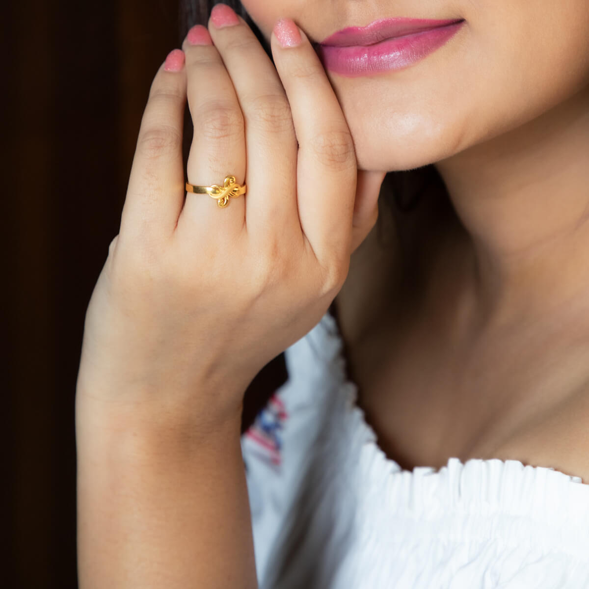 Magnificient Shine Gold Ring for Women