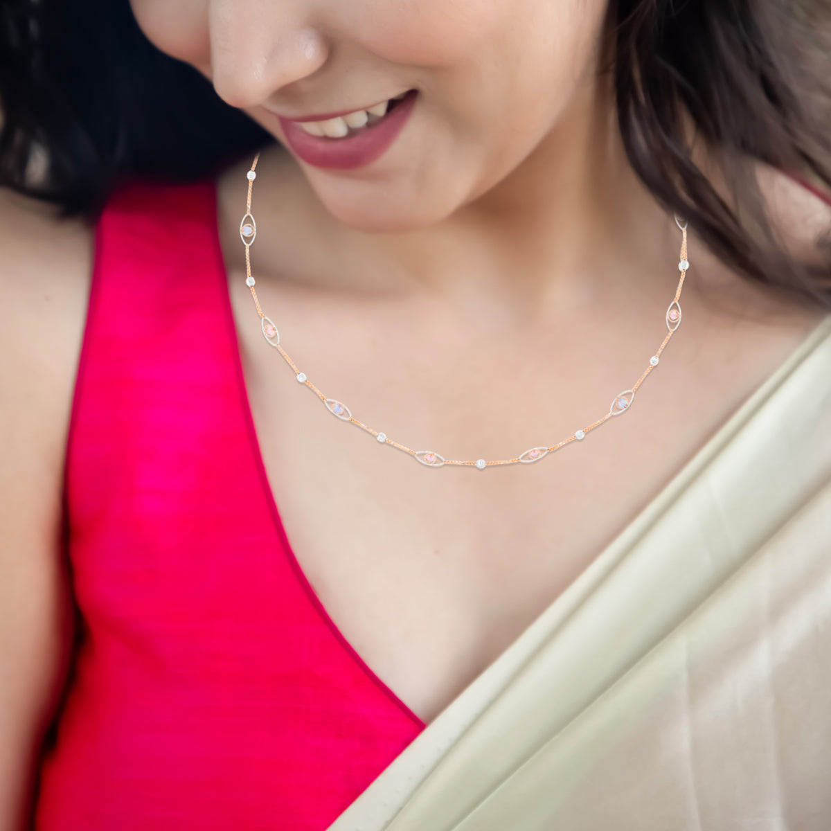 Serene Radiance 18K Gold Short Necklace