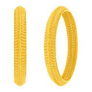 Refined Classic Gold Bangle