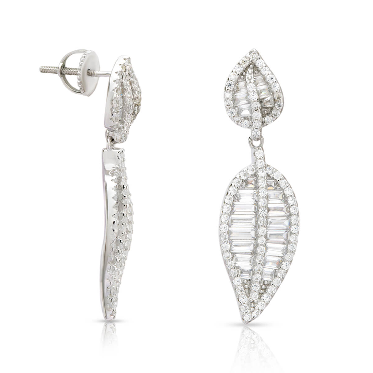 Swaying Leaf Dangle Earrings In Silver
