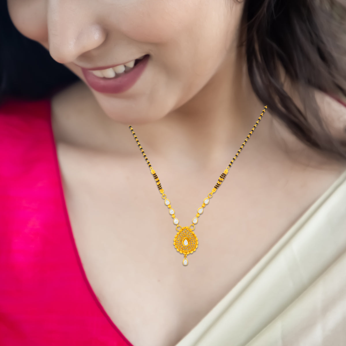 Graceful Paisley Mesh 22K Gold Short Mangalsutra