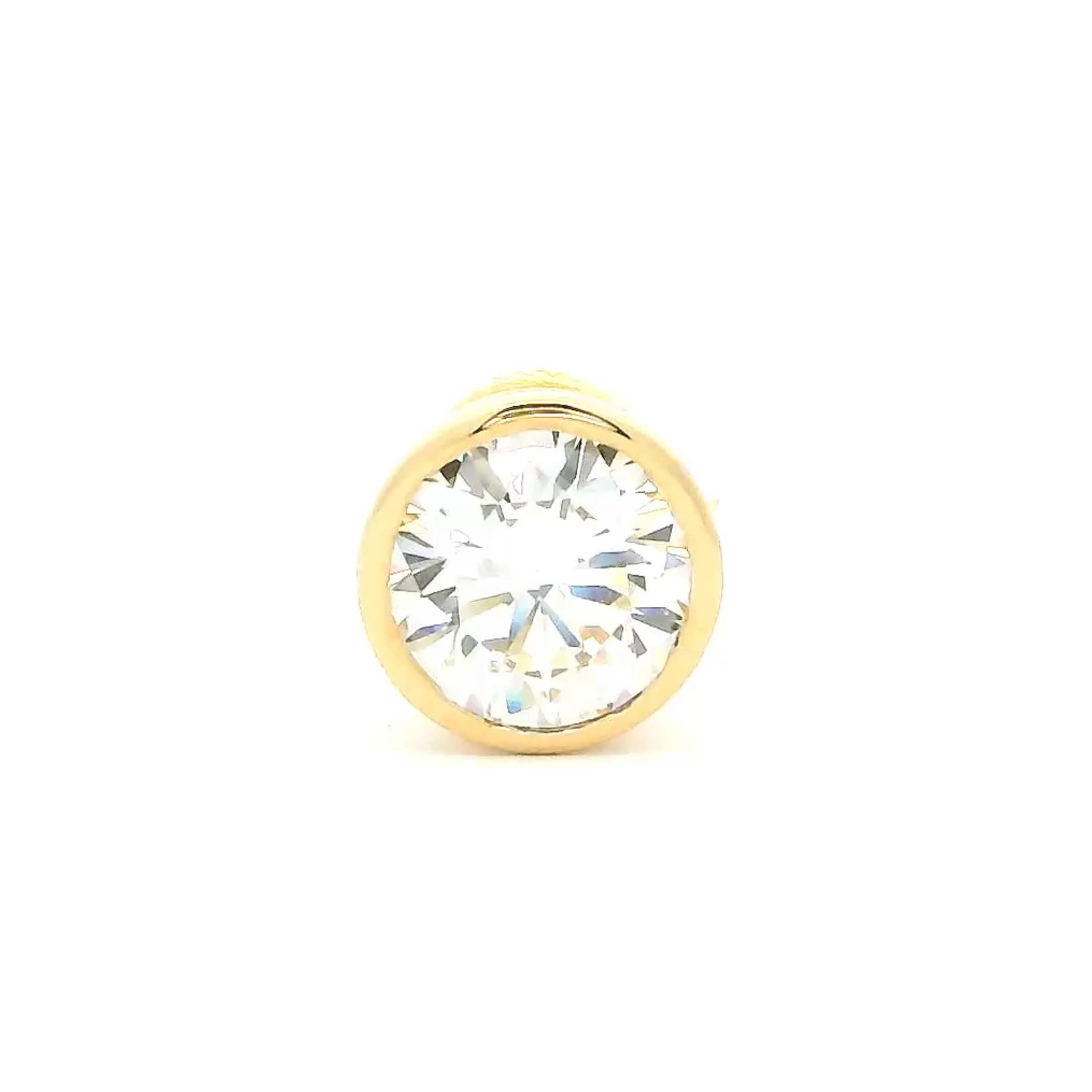 Bold Radiance Men Gold Studs