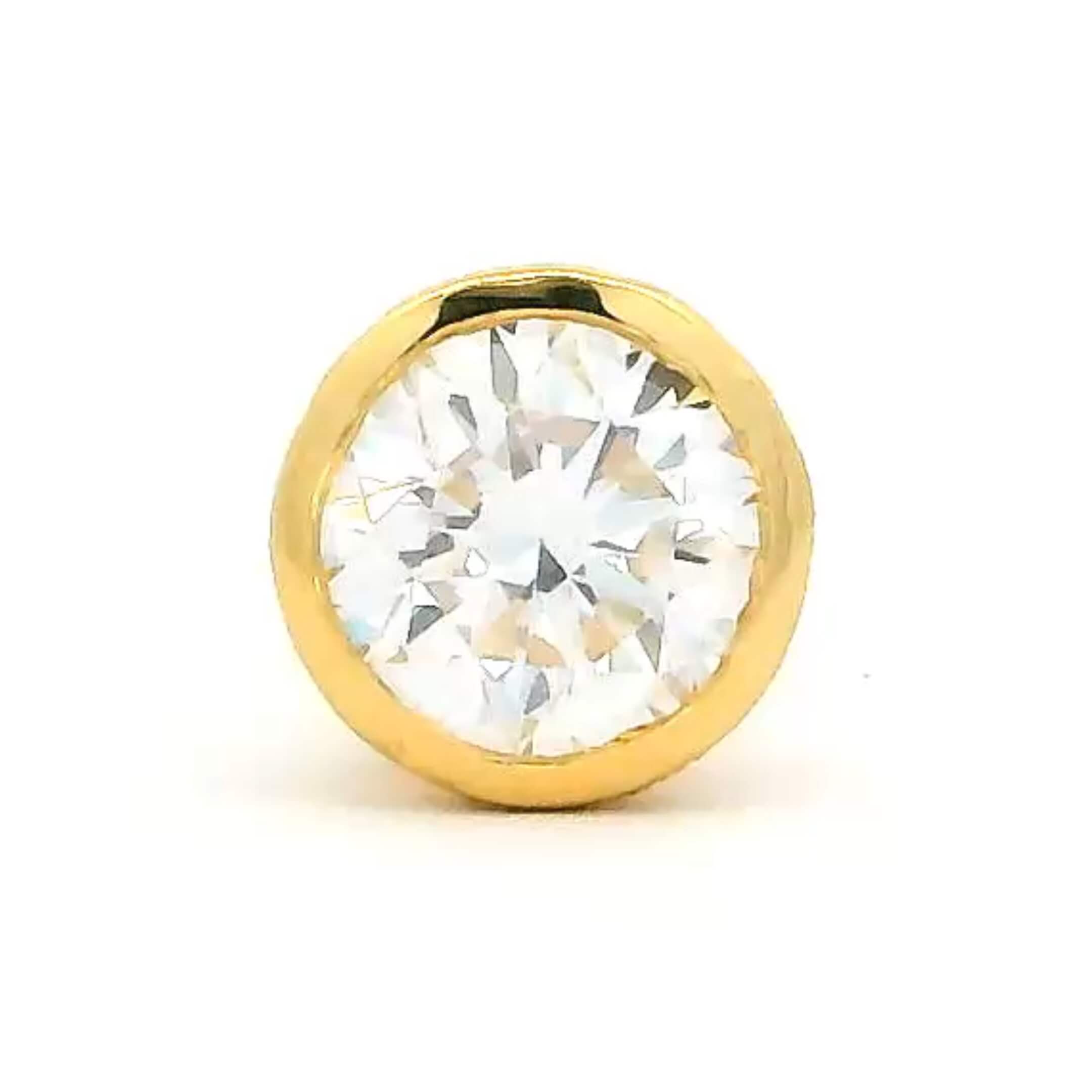 Dashing Glow Men Gold Studs