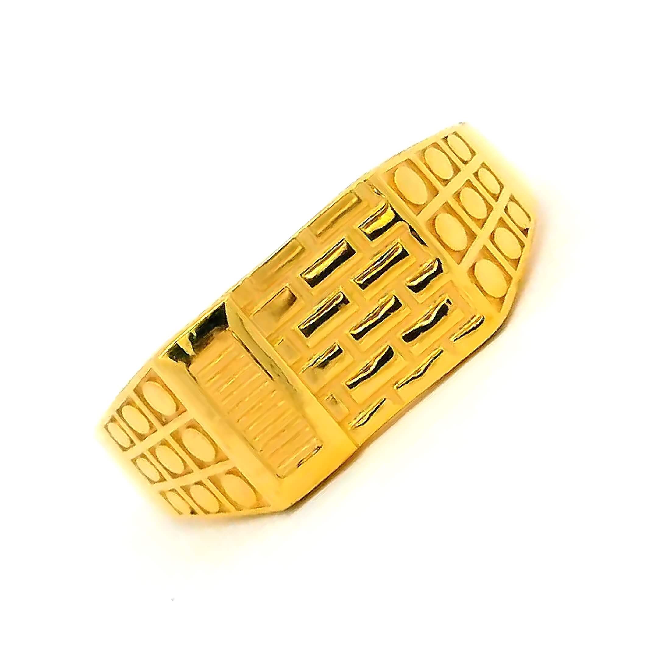 Posh Resilient Gold Ring for Men